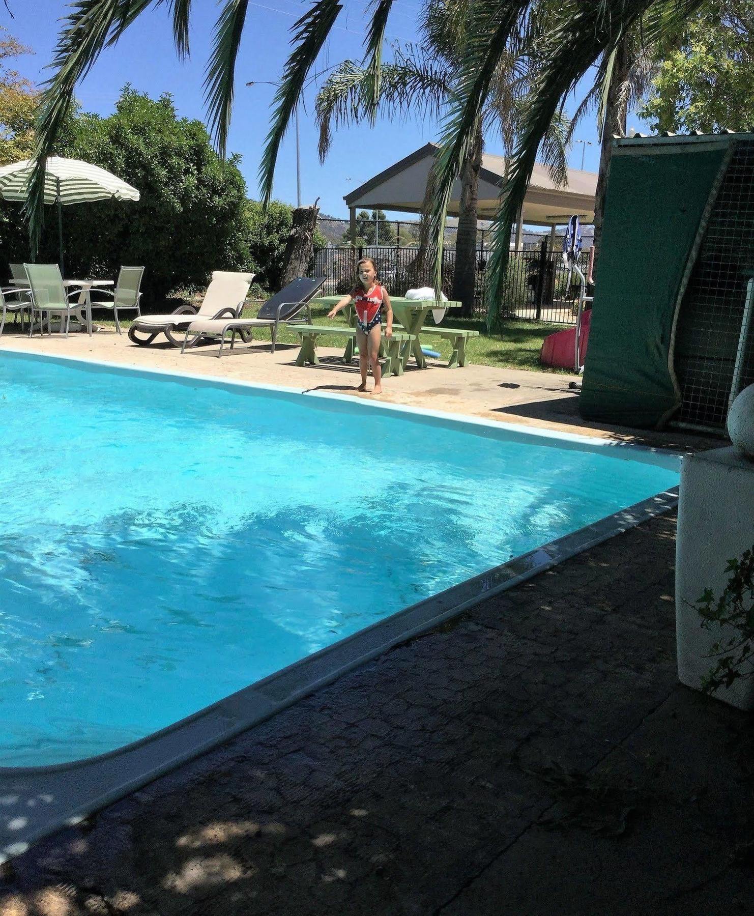 Murray Valley Motel โวดองกา ภายนอก รูปภาพ